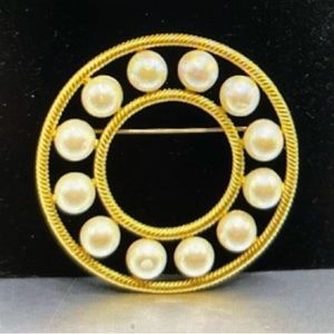 Givenchy brooch vintage faux pearl gold tone